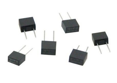 CCC CQC PSE PCB Radial Leaded Box รูปช้าฟิวส์ขนาดเล็ก MST 002 2A 250VAC 300V 400V 8.35x7.7mm